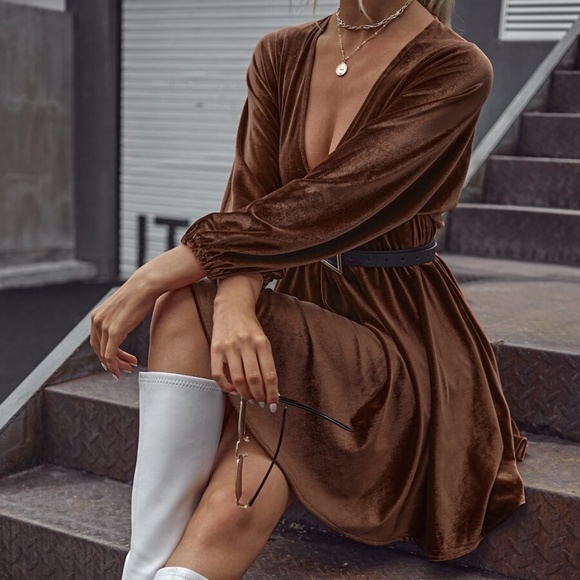 black velvet v neck long sleeve dress classic - Picture 5 of 13